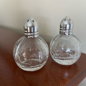 Clear crackled glass Mini Round Salt & Pepper Shakers silver toned top